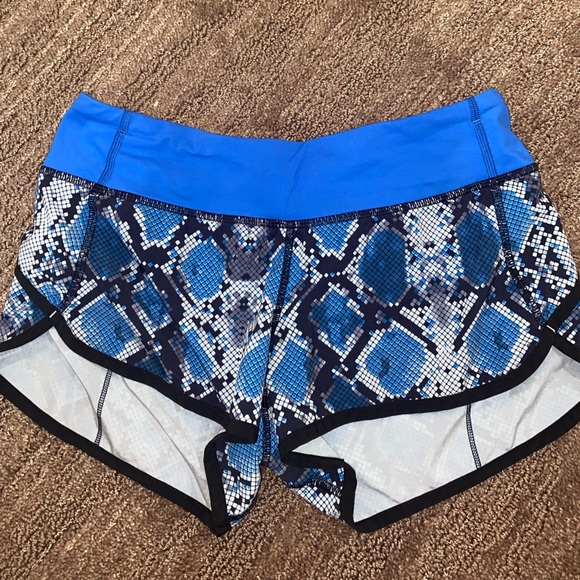 lululemon athletica Pants - Lululemon Speed Up 2.5 shorts